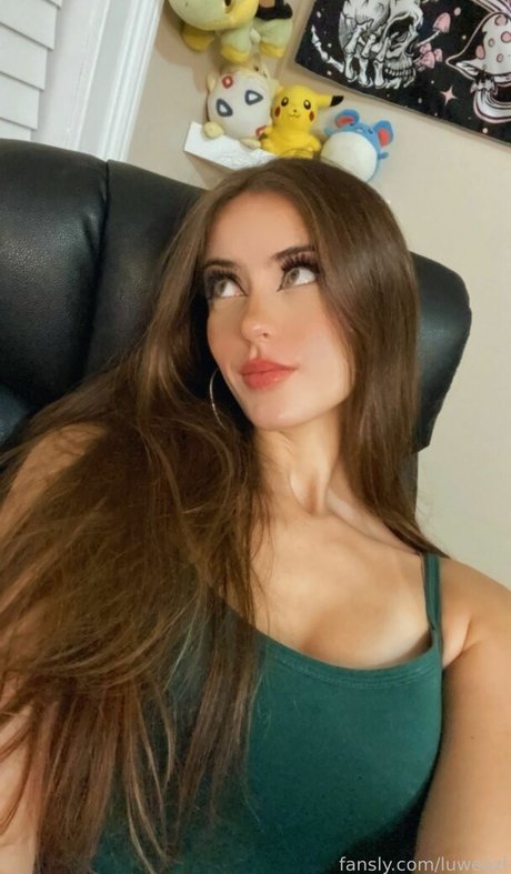 luweazl nude pornstar pics