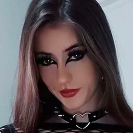 luweazl xxx actress image