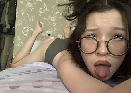 Lezzy Bunny ASMR Profile pic