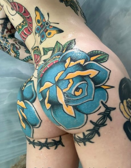 goddessloveless erotic model image