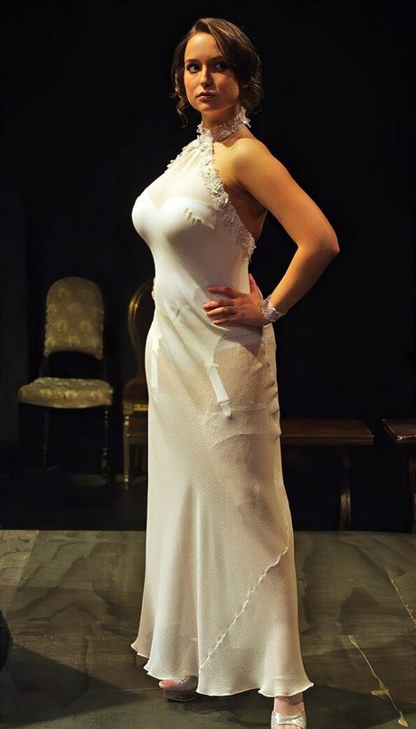 Milana Vayntrub erotic pornstar picture