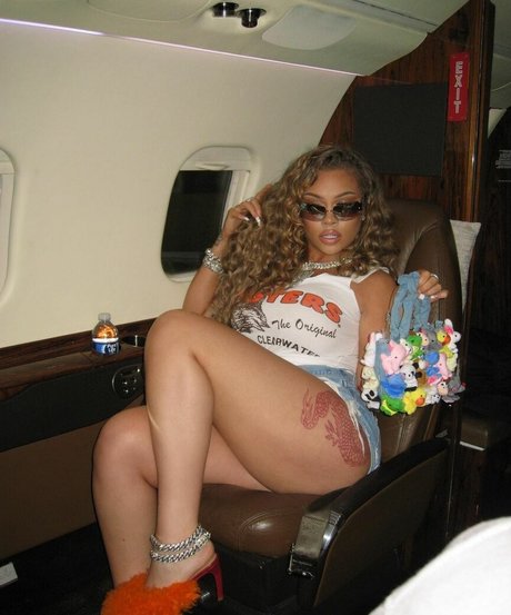 latto777 model images