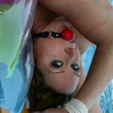 Christina Carter model top images