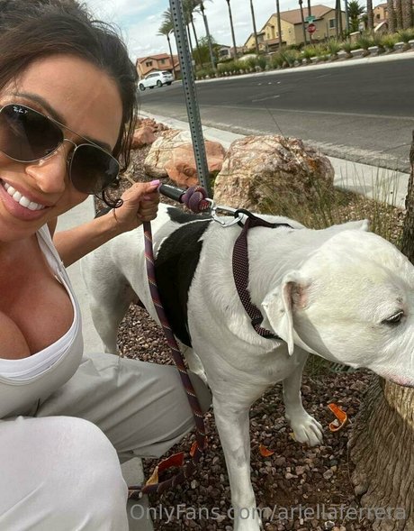 ariellaferrera model art picture