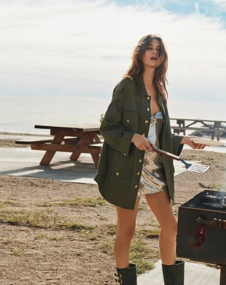 Kaia Gerber erotic star pictures