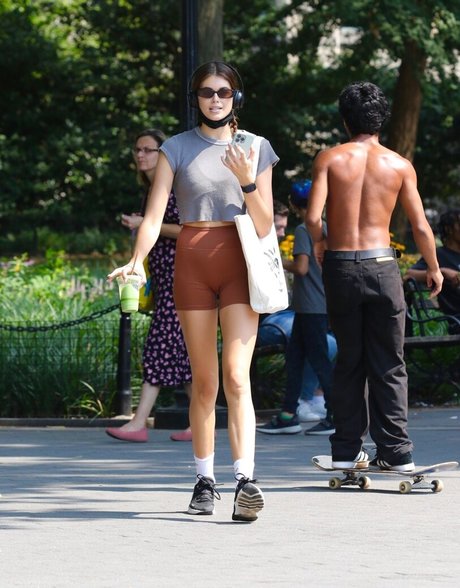 Kaia Gerber pornstar beautiful pics