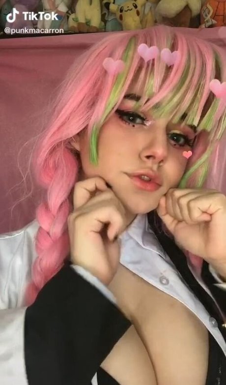 Punk Macarroni star nudes photo