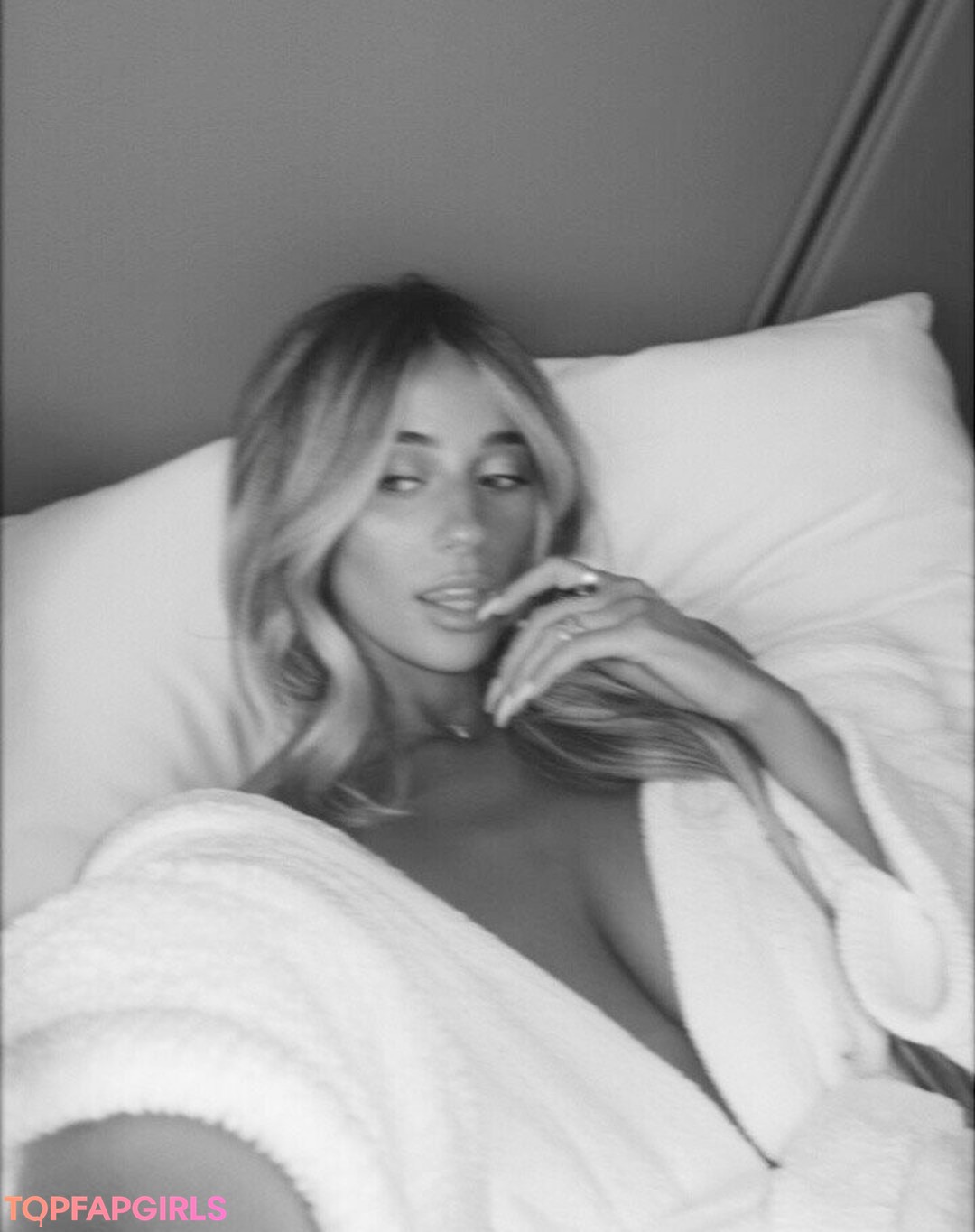 hadelinemope pornographic actress images