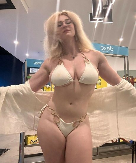 Chloethehokage free pornstar pics