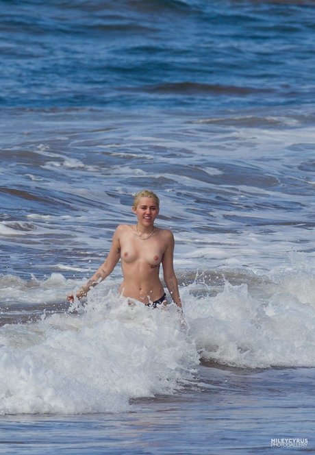 Miley Cyrus beautiful pornstar pics