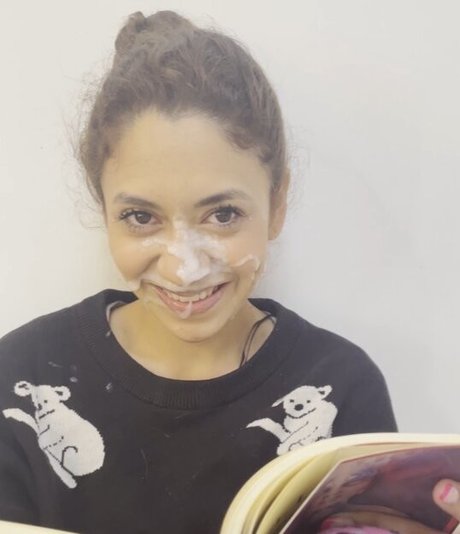 Artemis Carmona sexy model img