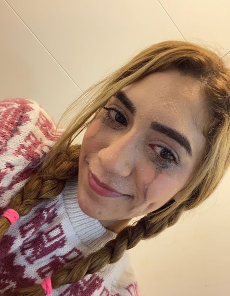 Artemis Carmona star sexy photos