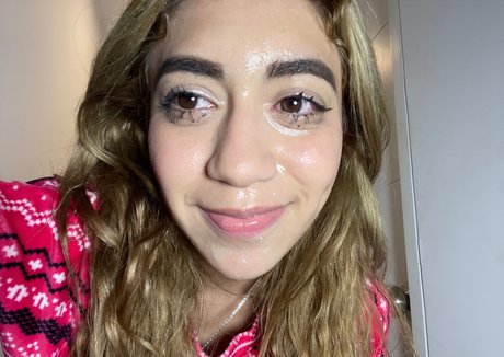 Artemis Carmona star hot pic