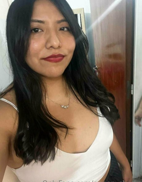 queen charly top model photo