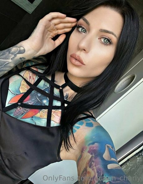 queen charly sex model pictures