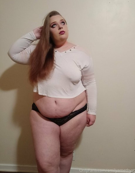 phoebegoth nude model img