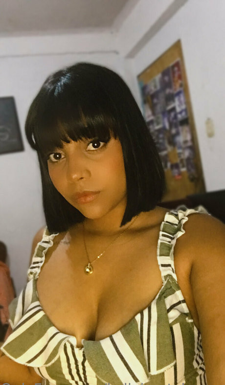 kellybootybrown top actress photo