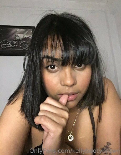 kellybootybrown pretty actress photos
