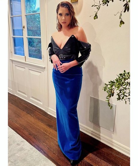 Ashley Benson hd actress pics