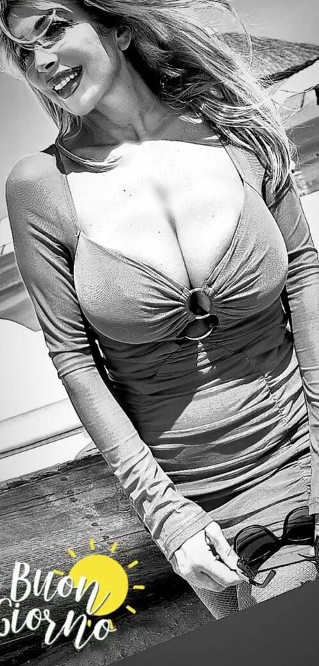 Sonia Grey model pretty archive