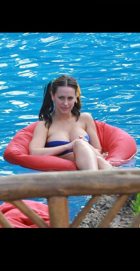 Jennifer Love Hewitt star nice galleries
