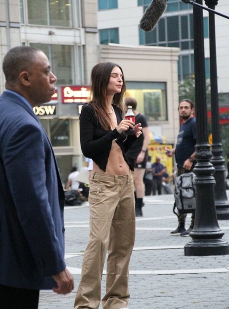 Emily Ratajkowski nice pornstar photos