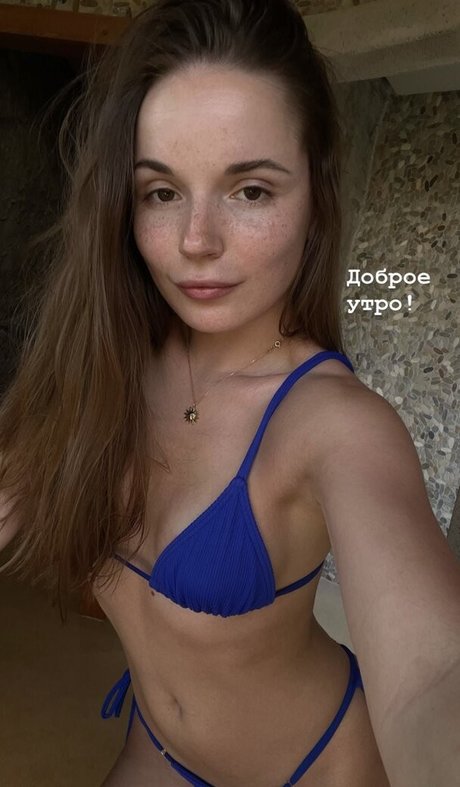 Sasha Spilberg high quality star photos