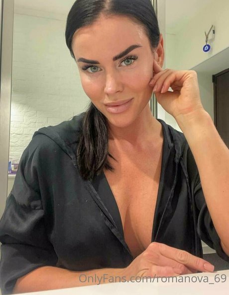 romanova 69 naked model pics