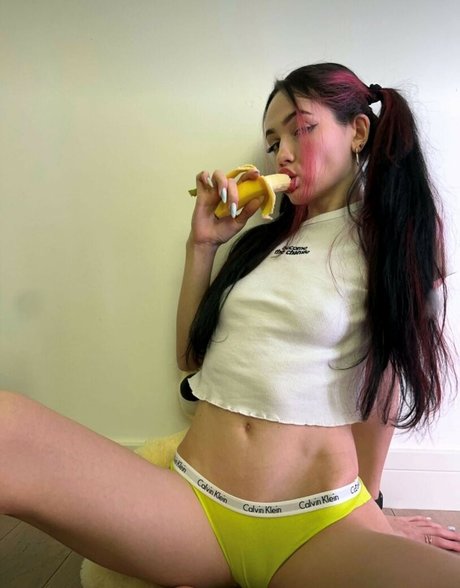 B u l o c h k a erotic model photos