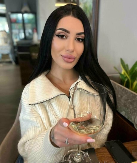 alina greys best model image