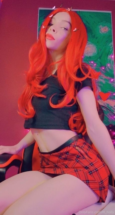 lil holly beautiful actress pics