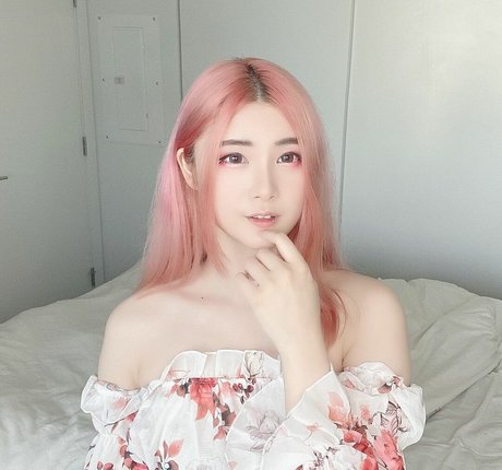 lily275 hot star galleries