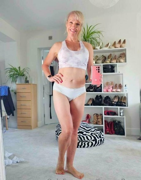 serenabou nudes model photos