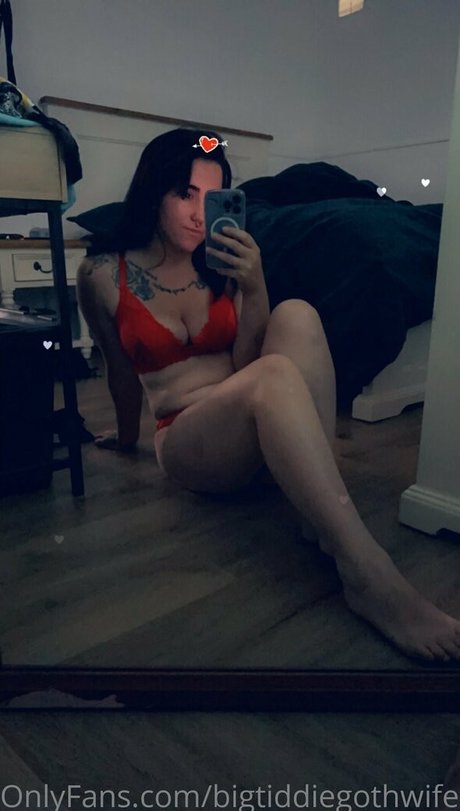 bigtiddiegothwife star hot archive