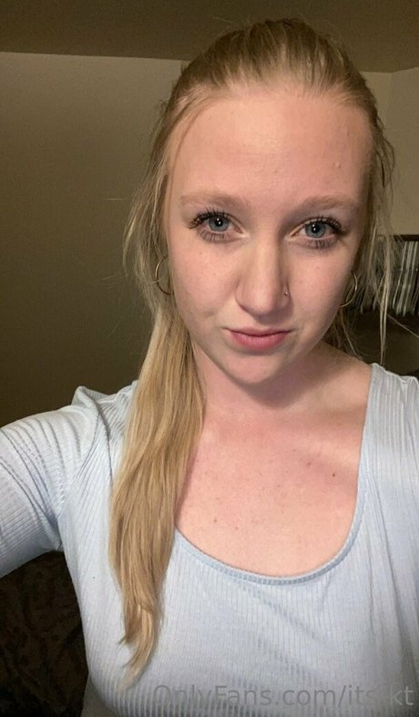 its kt model exclusive pics