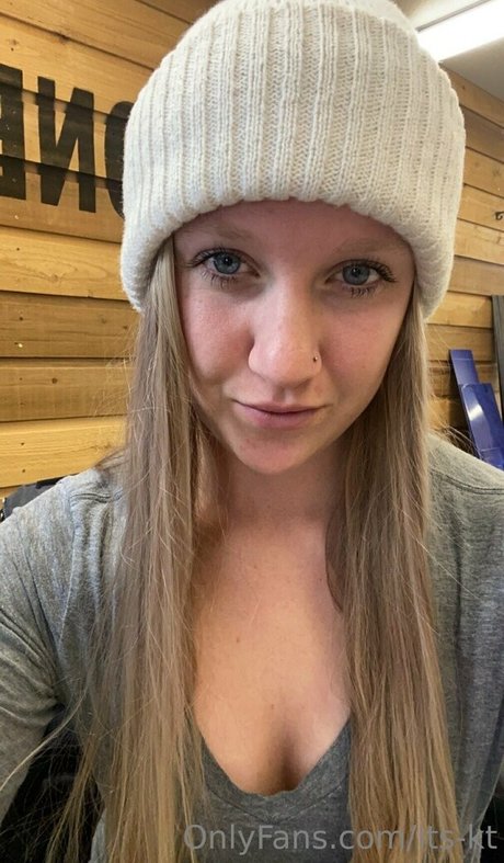 its kt hot star image