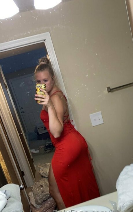 its kt perfect model photo