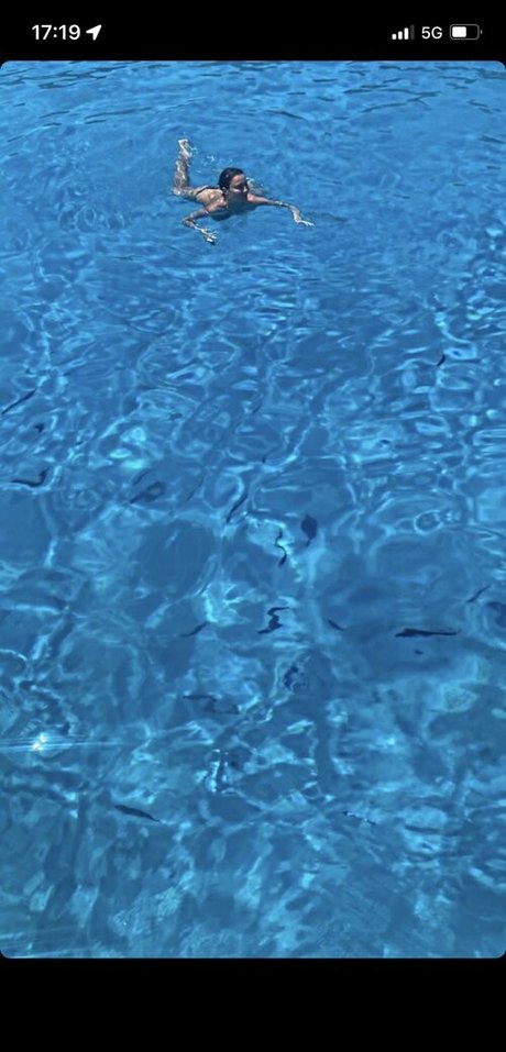 Gizzi Erskine best model photos