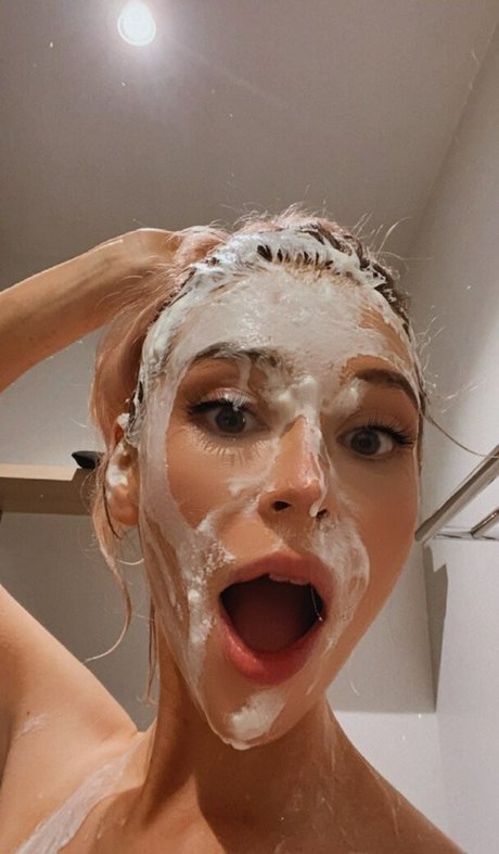 Beba Han nude actress photos