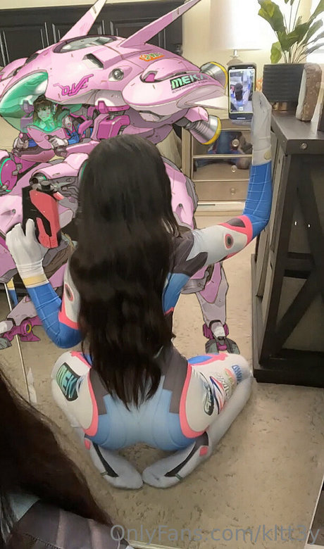 kltt3y exclusive model photo