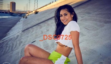 Cassie Steele nude actress pictures