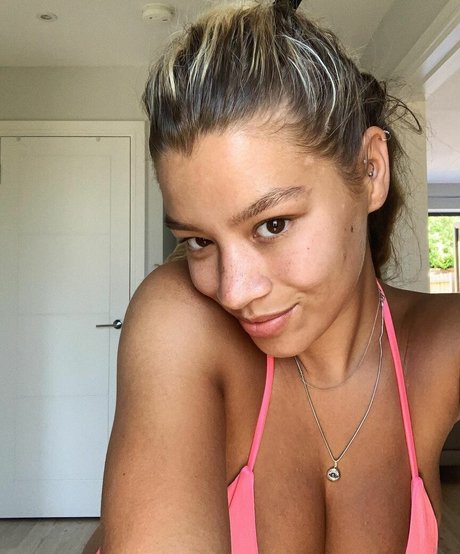 Molly Rainford art pornstar pic