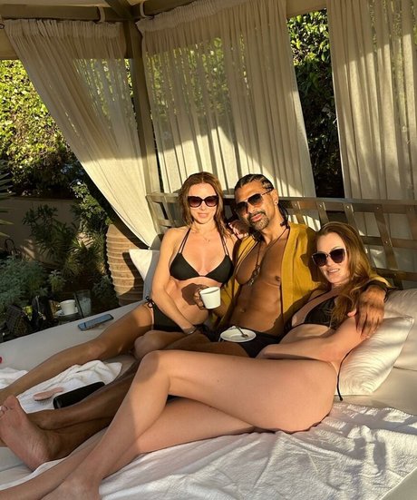 Una Healy sex model image