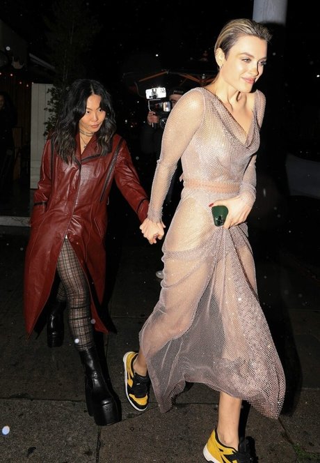 Wallis Day free pornstar images