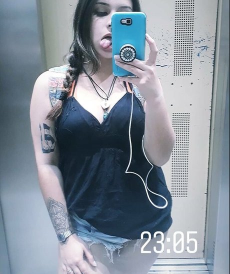 Bruna Junckes model naked pic