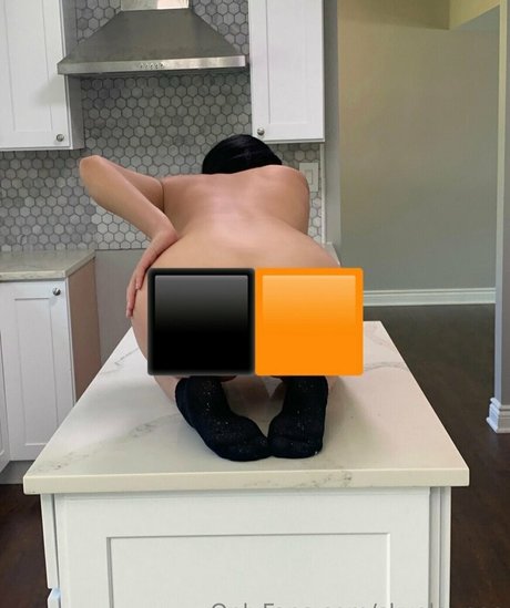 Skyelaynee erotic model galleries