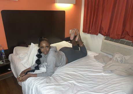 waveysolezz nude star pic