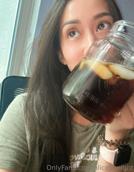 alicebynight star nude pics