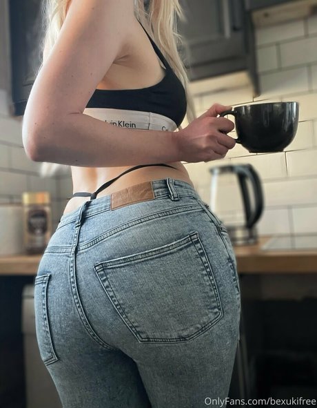 bexicutefree erotic pornstar pic