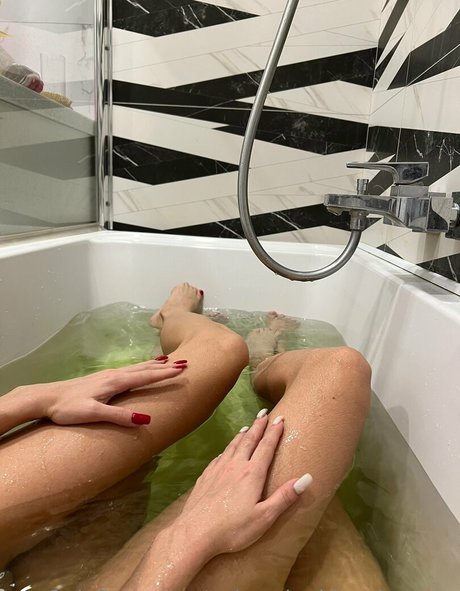 sergis twins star naked img